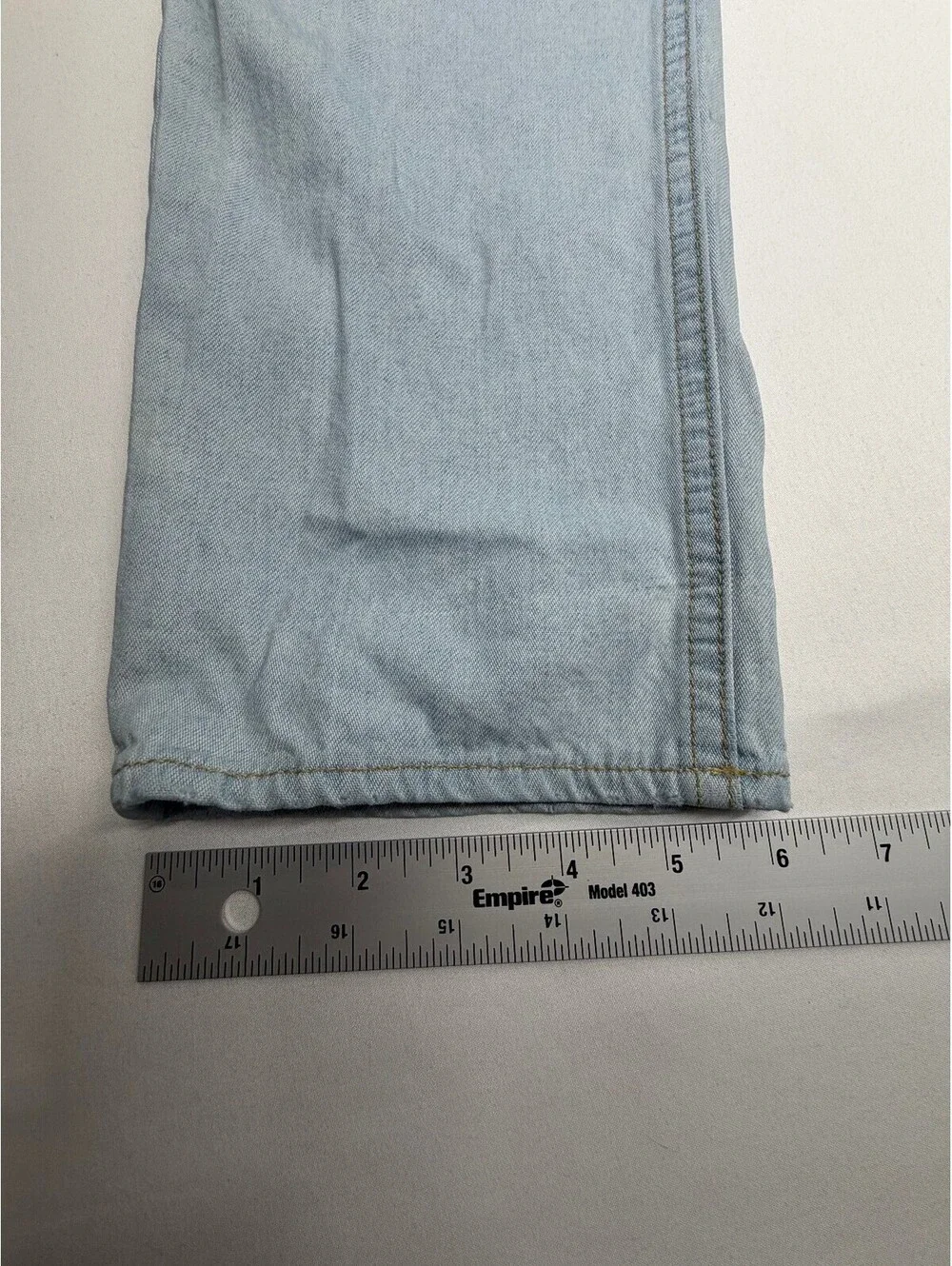 New Army Basic Men's Jeans Tapered Leg Mid-Rise Light Wash Zip Size 28 Blue